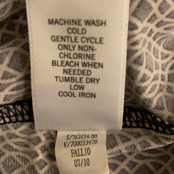 Banana Republic Ruched Scoop Draped Neck-Line Tank - Picture 6 of 7